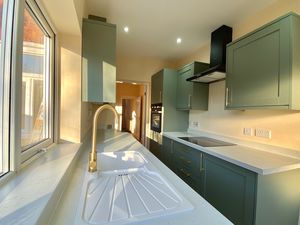 Kitchen- click for photo gallery